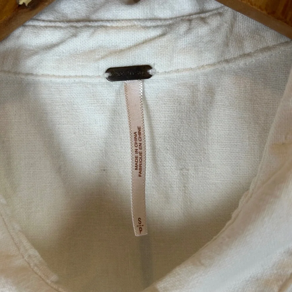 Free People White Sleeveless Button Down Shirt Top Frayed Edges Boho‎ S